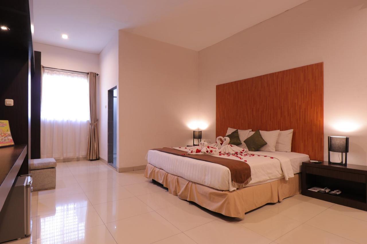 Saka Hotel Medan Sunggal ภายนอก รูปภาพ