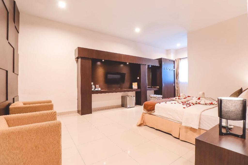 Saka Hotel Medan Sunggal ภายนอก รูปภาพ