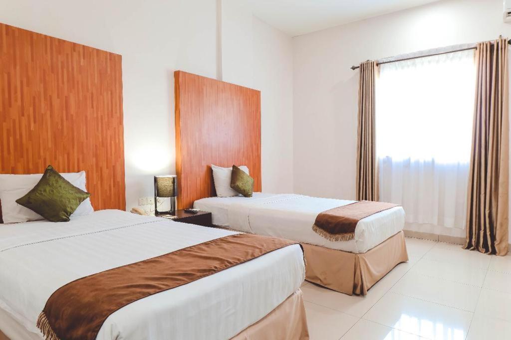 Saka Hotel Medan Sunggal ภายนอก รูปภาพ